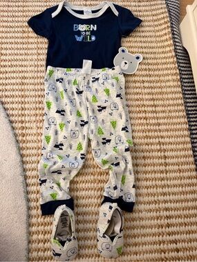 Little Beginnings 3pc Bodysuit, Pants & Shoes Set 18M Navy/Gray Bear